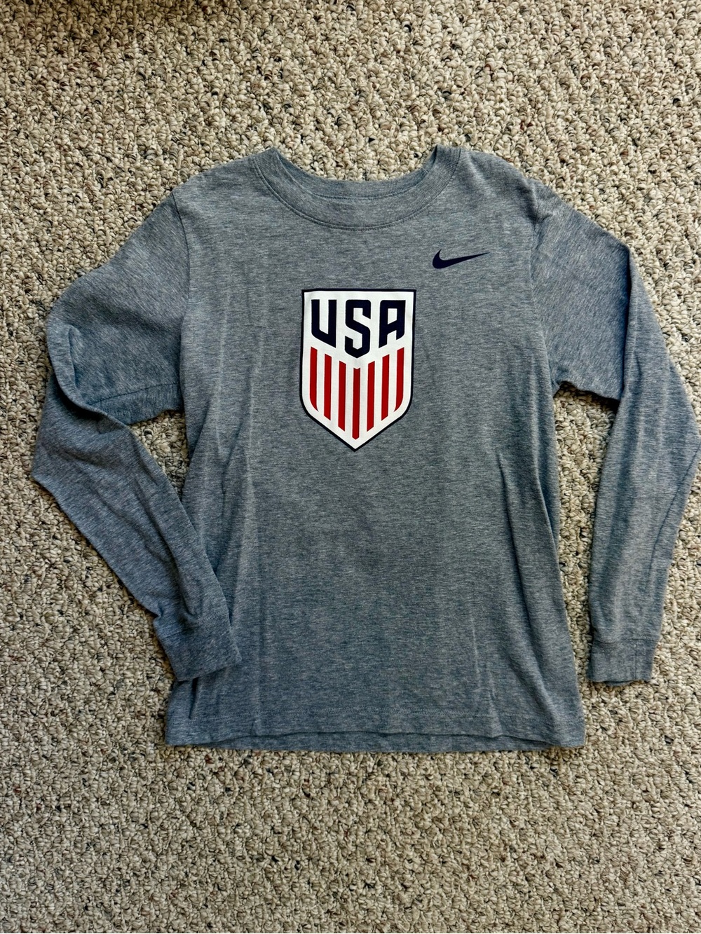Nike USA Soccer USMNT Boys Medium Gray Long Sleeve Logo T-Shirt